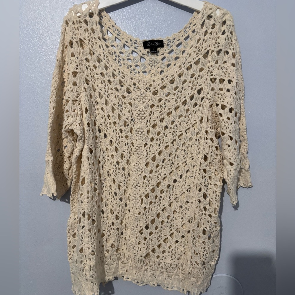 Brittany Black Cream V-Neck Sweater with Crochet Pattern